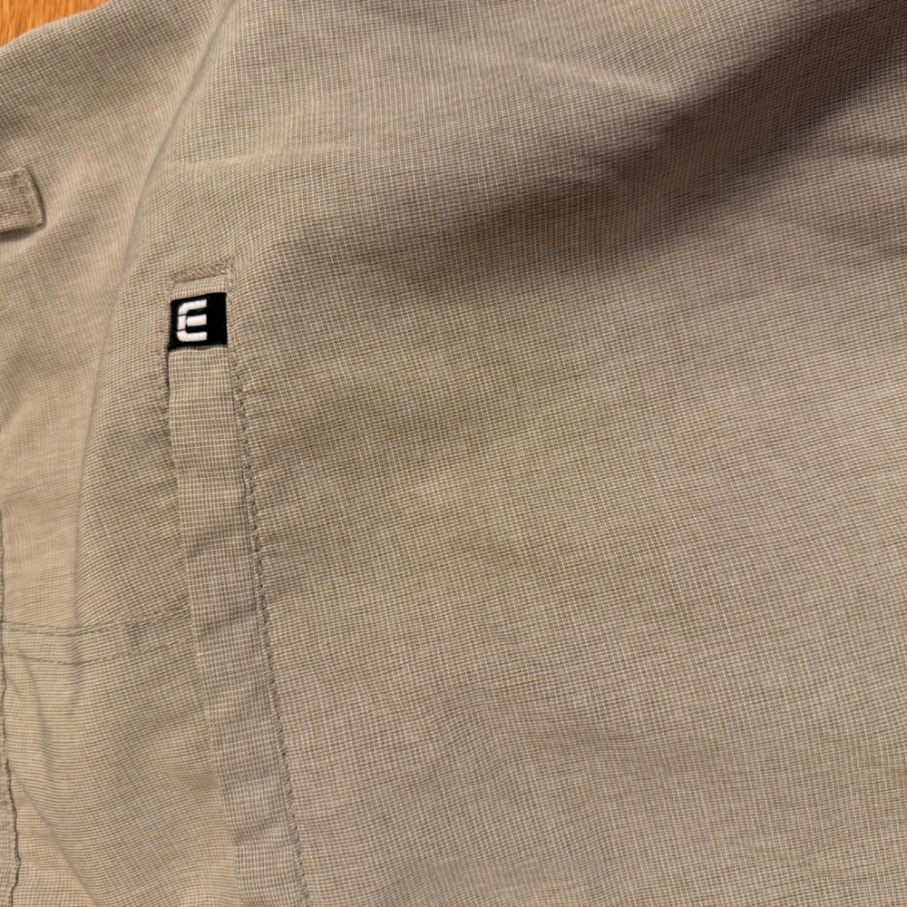 TravisMathew Mens Golf Shorts Tan Khaki Performance Stretch Size 40 - Picture 8 of 10